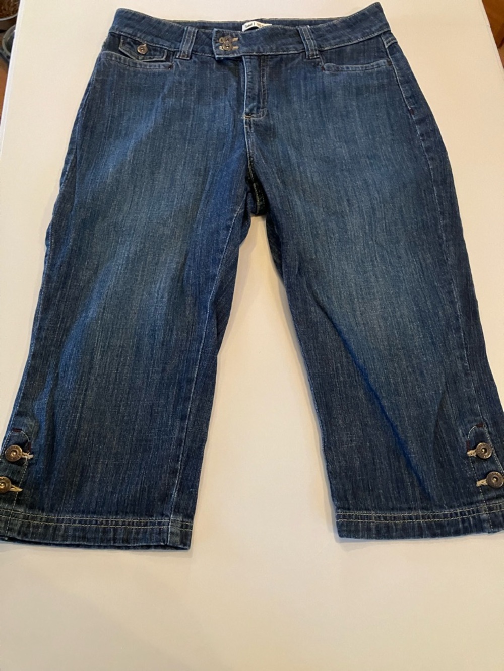 Lee Just Below the Waist Capris 5 pocket Wide Band size 12 M